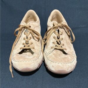 Skechers Women's Tan Suede Relaxed Fit Memory Foam Walking Shoes Size 10